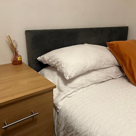 The Coral Guest House 1 Mile From Winchester Market Eksteriør billede
