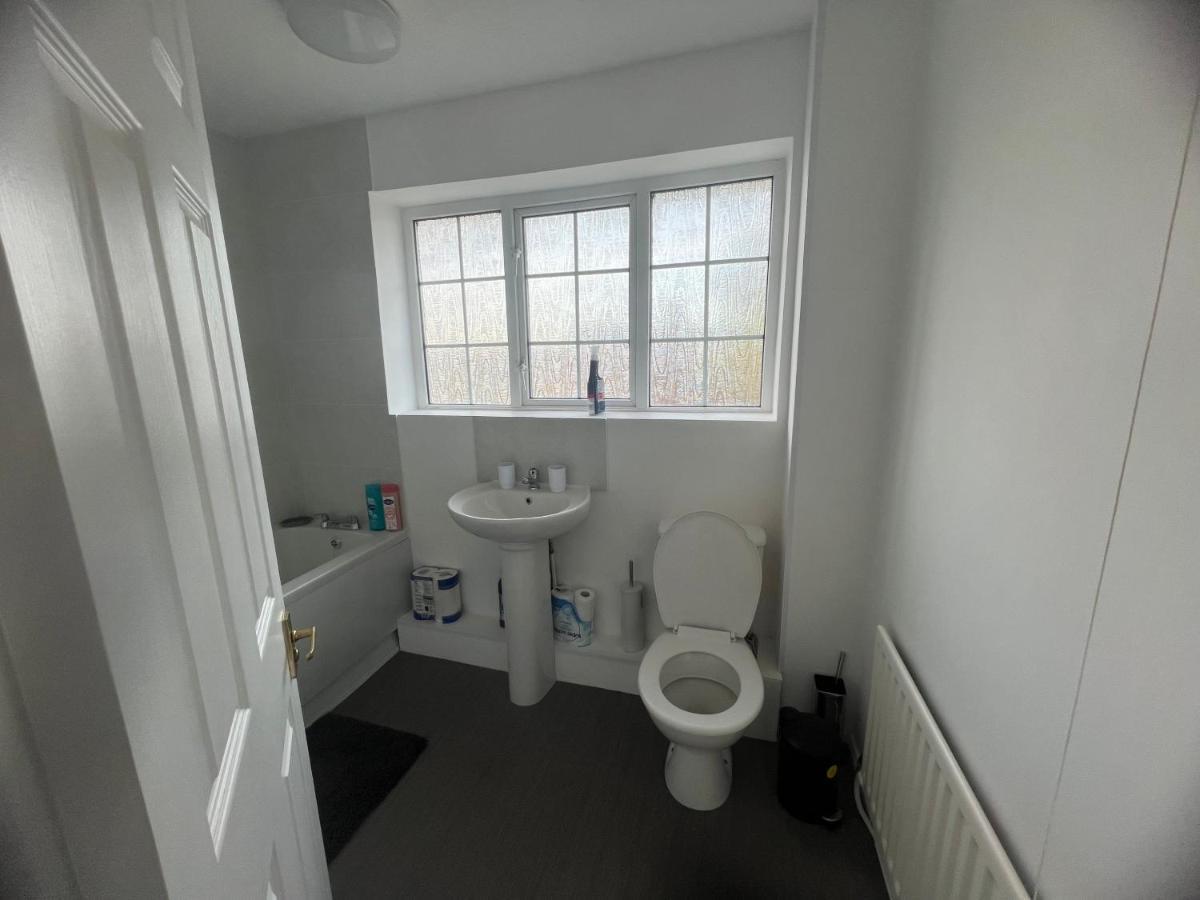 The Coral Guest House 1 Mile From Winchester Market Eksteriør billede